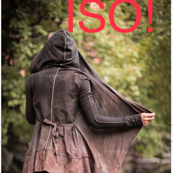 ISO Crossfox bast any color!Winter or summerweight